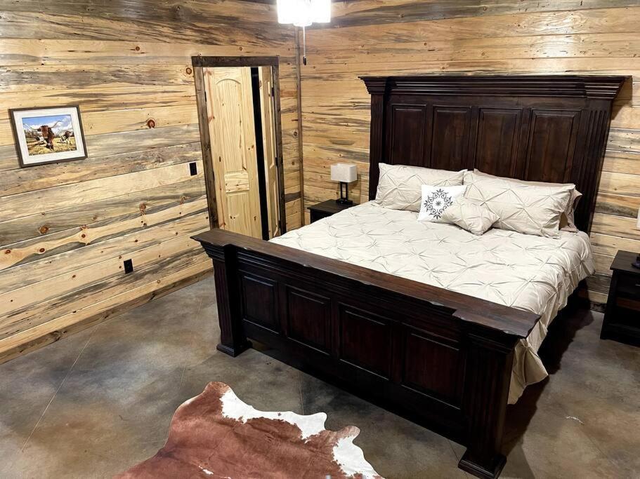 The Big Tex Luxury Cabin Is Epic 布罗肯鲍 外观 照片