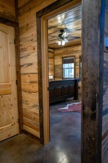 The Big Tex Luxury Cabin Is Epic 布罗肯鲍 外观 照片